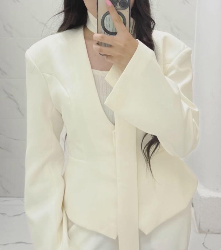 Приталенный пиджак с поясом S/M