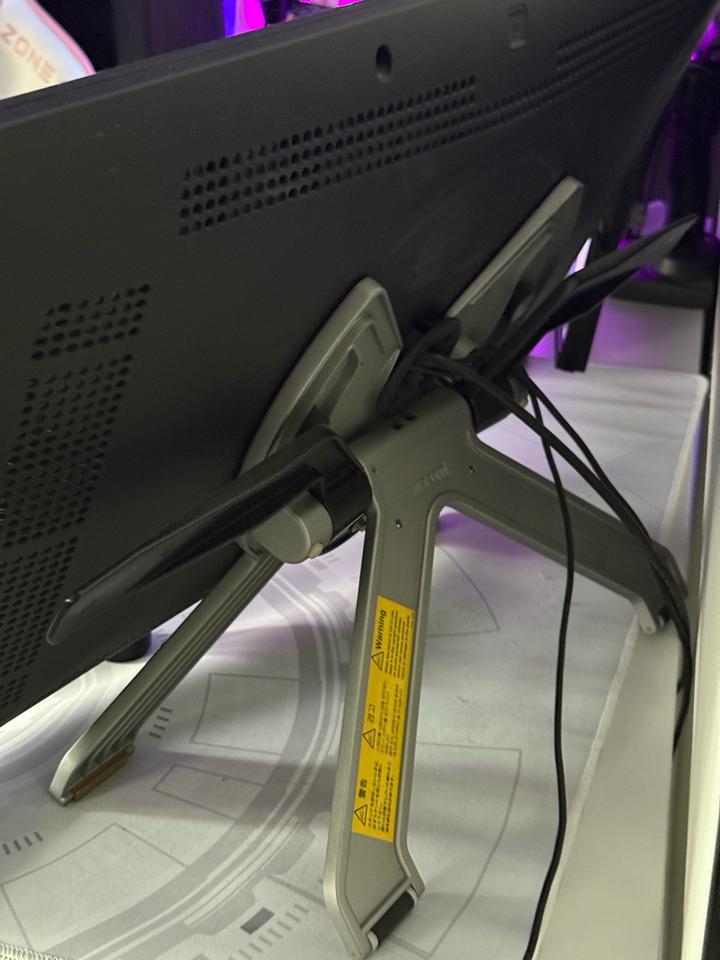 Wacom Cintiq 22HD DTK-2200 графический монитор\планшет