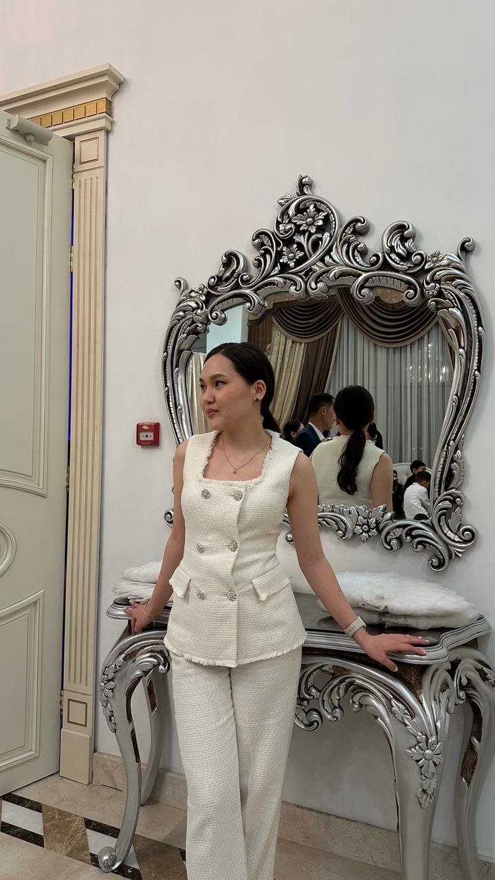 двойка ZARA