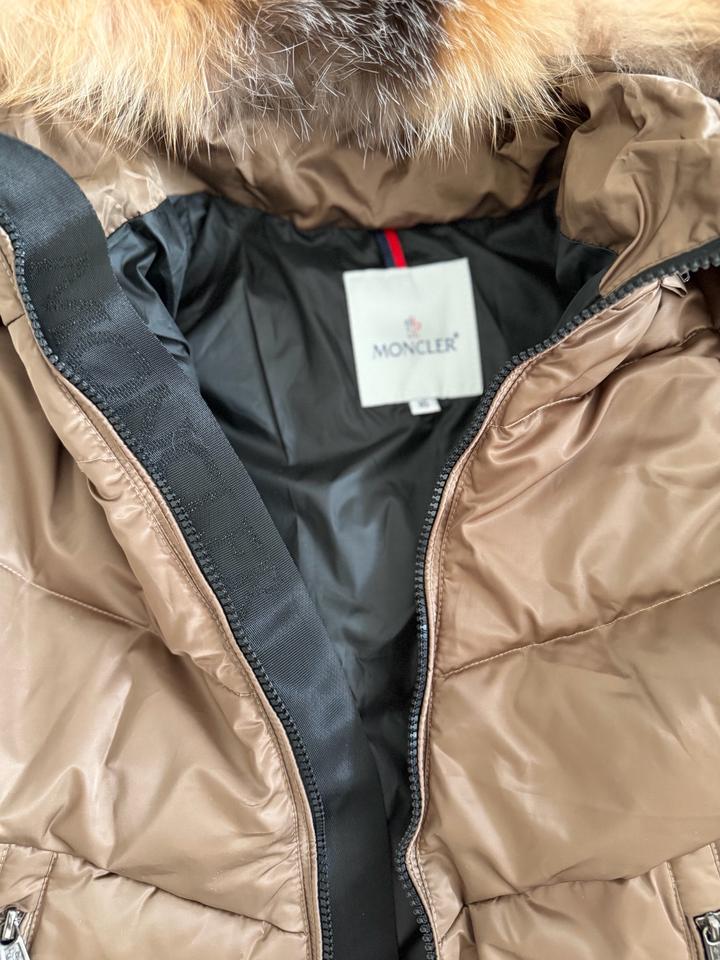 Пуховик moncler