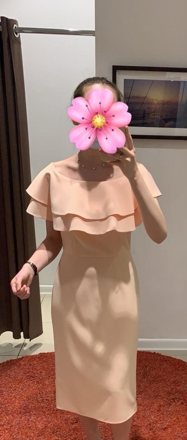 Персиковое нежное платье