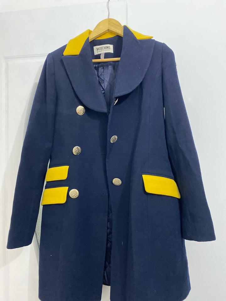 Пальто от Moschino
