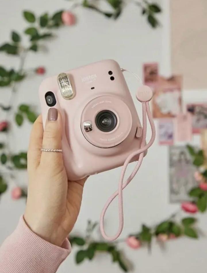 Фотоаппарат моментальной печати FUJIFILM Instax Mini 11