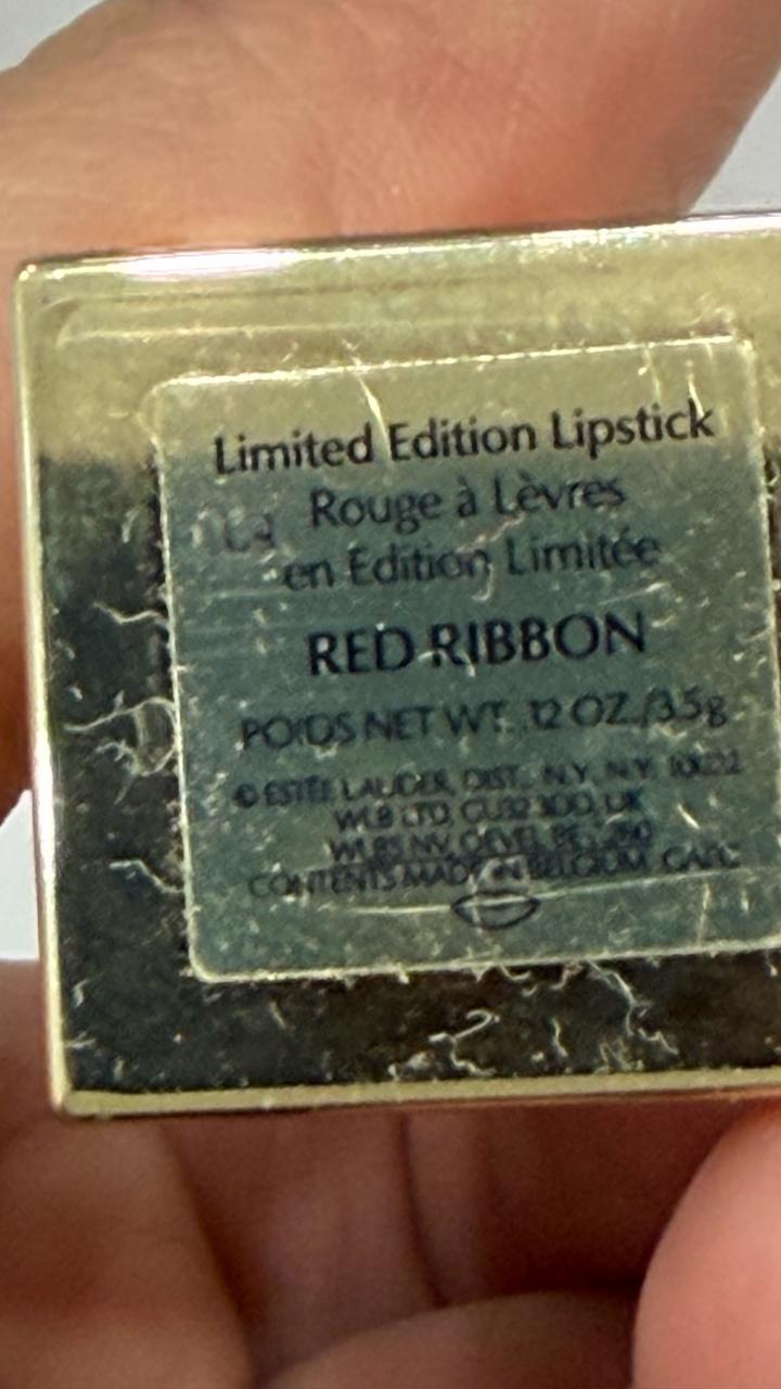 Помада Estee Lauder