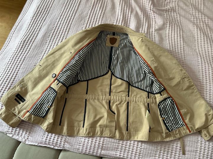 Короткий тренч Massimo dutti