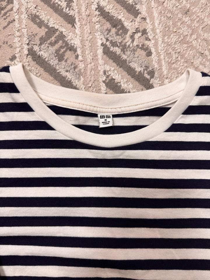 Два лонгслива UNIQLO