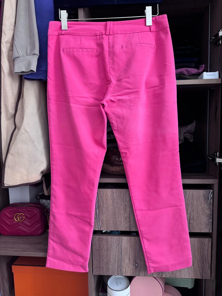 Женские розовые брюки классика