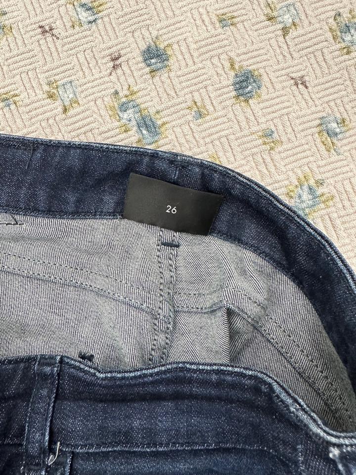 Синие джинсы Emporio Armani