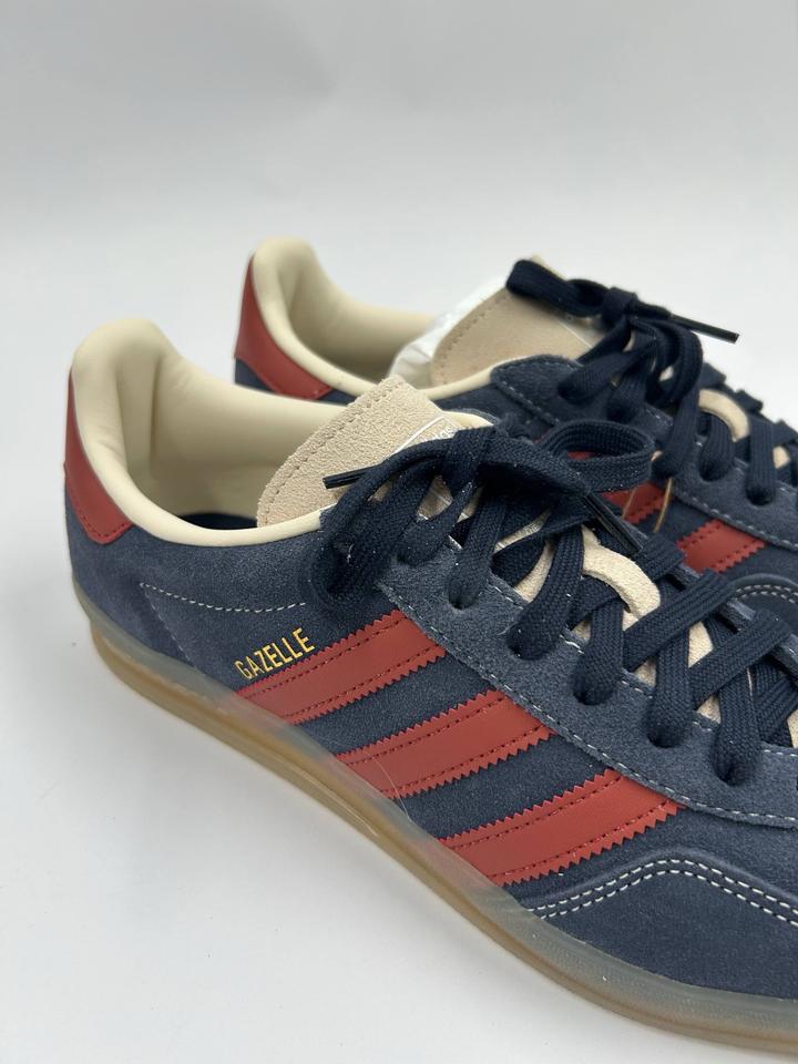 Абсолютно новые кеды Adidas