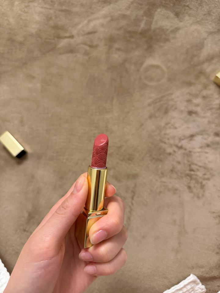 Помада от Estée Lauder