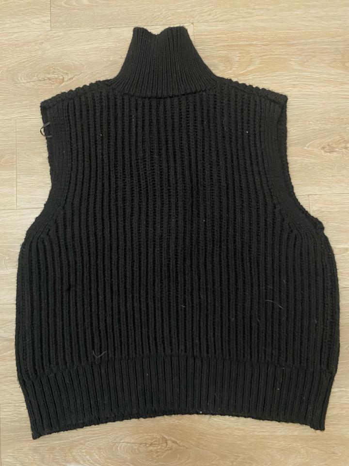 Черная жилетка H&M