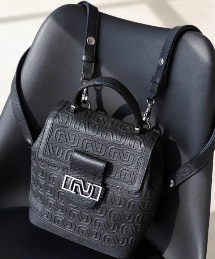 Сумка-рюкзак из натуральной кожи