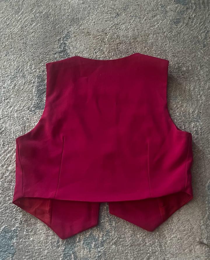 Жилетка розовая