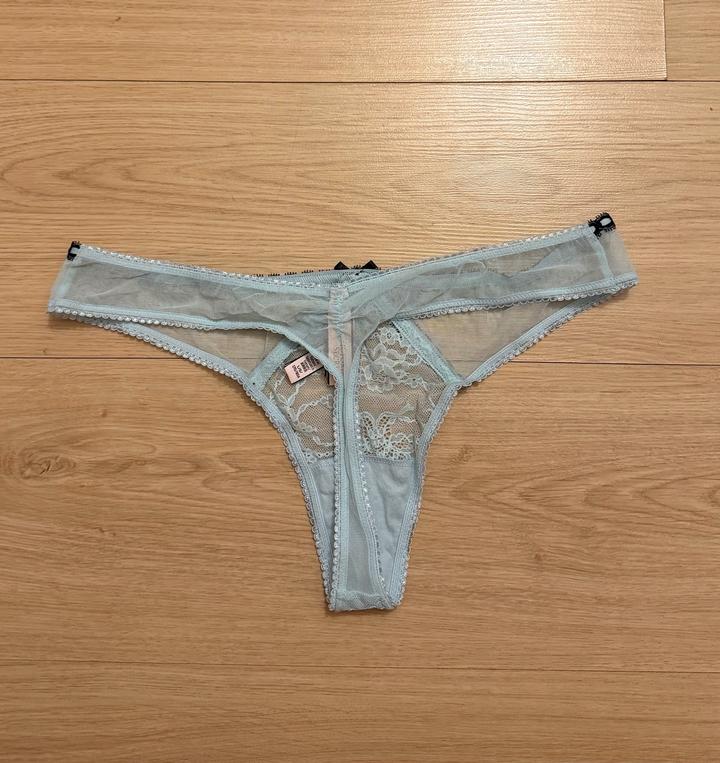 Стринги Victoria’s Secret