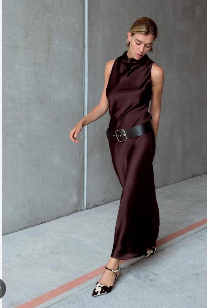 Черное платье миди с ремнем