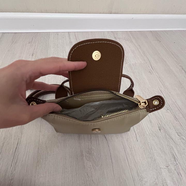 Мини-сумка Longchamp из нейлона с длинным ремешком