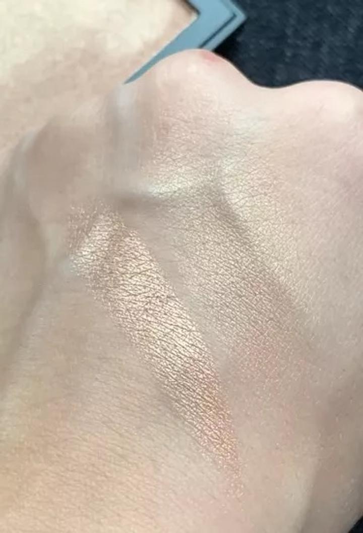 Morphe хайлайтер в оттенке Spark