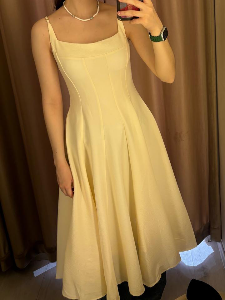 Молочное платье