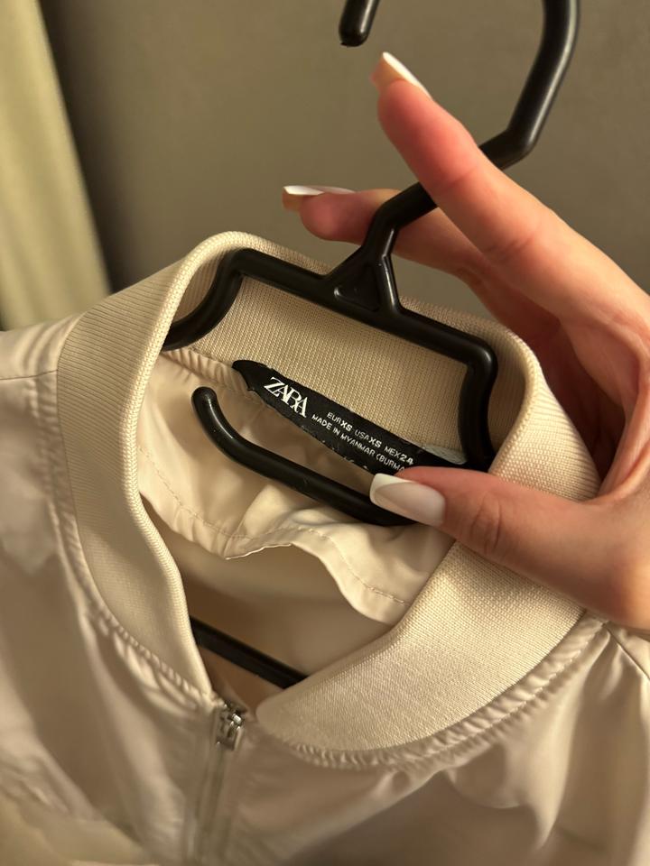 Бомбер кремовый Zara