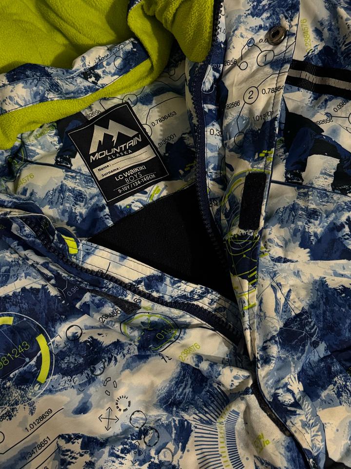 Куртка в хорошем состоянии