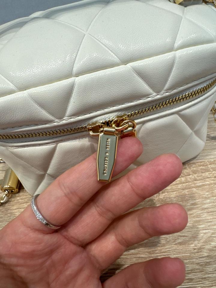 Сумка charles & keith