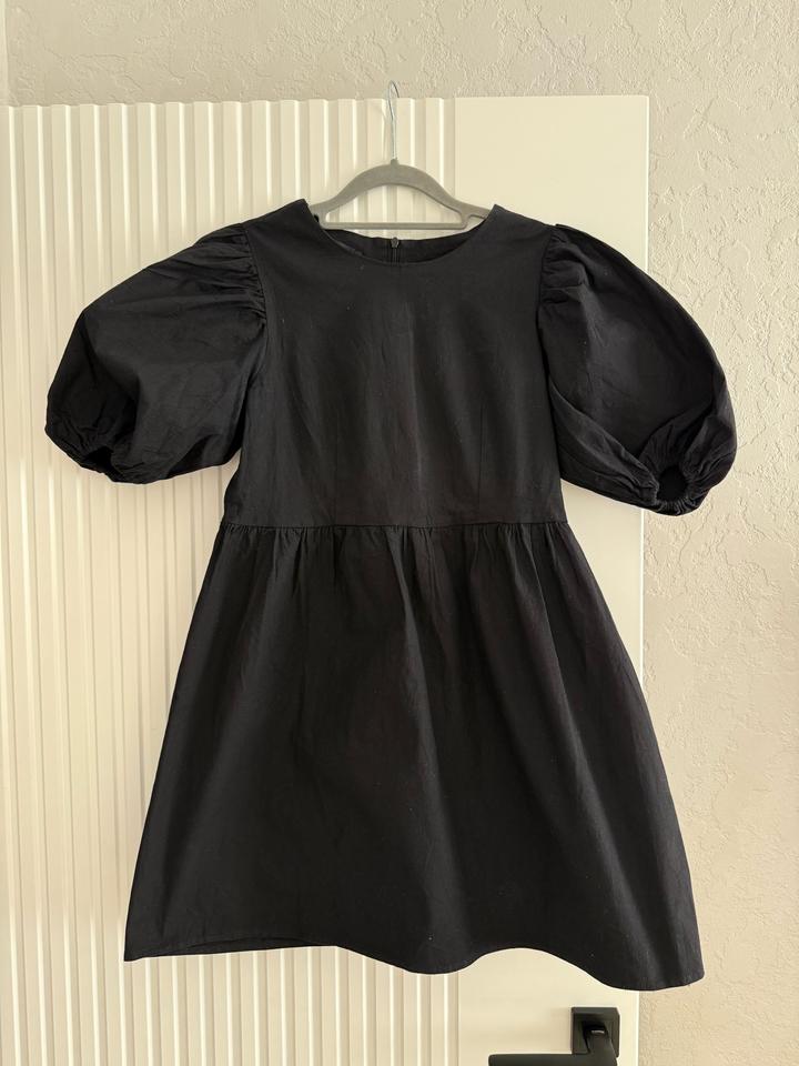 Черное платье