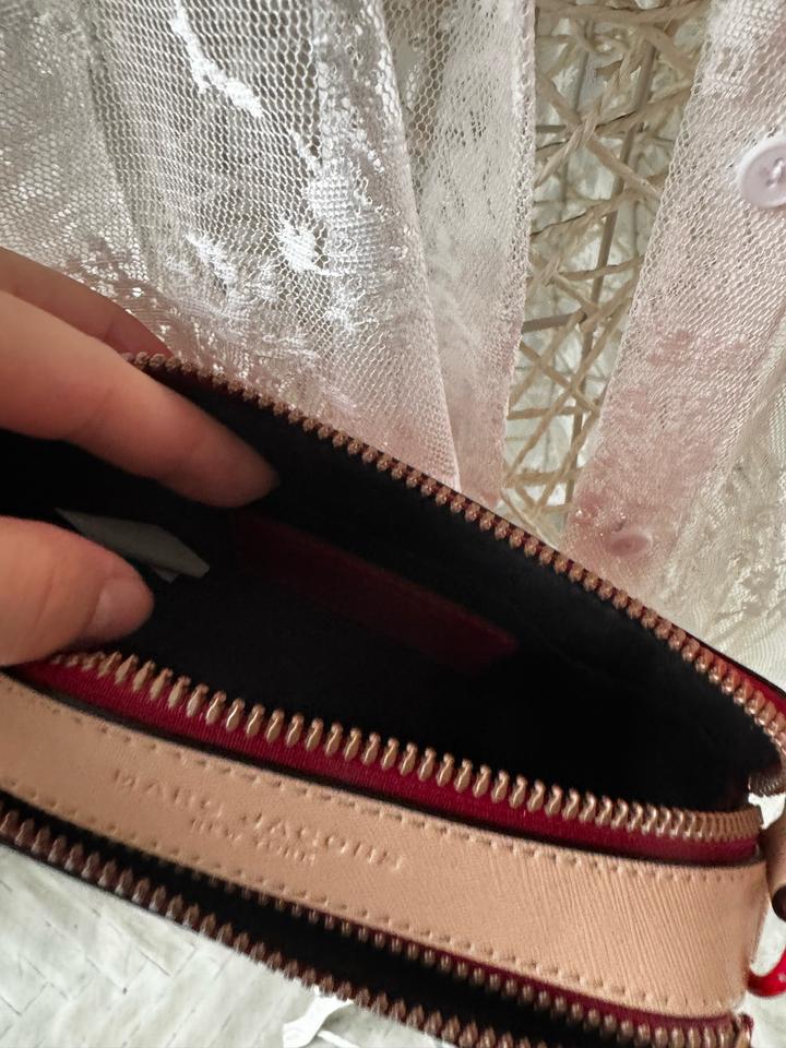 Сумка Marc Jacobs Snapshot — statement в красном