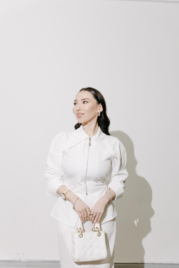 Белая двойка