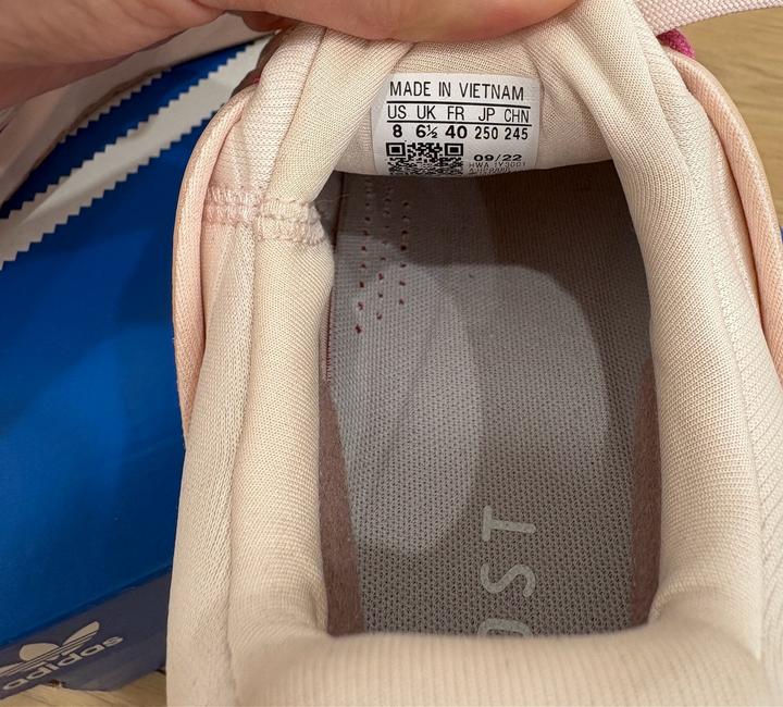 Кроссовки Adidas