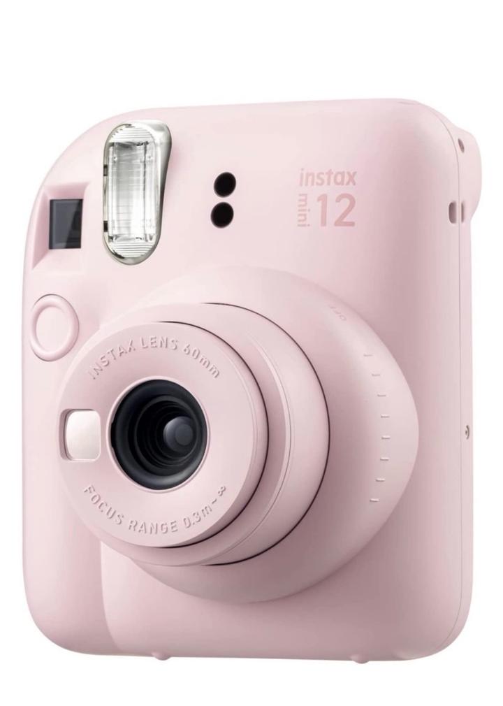 Fujifilm Instax Mini 12 в нежно-розовом цвете