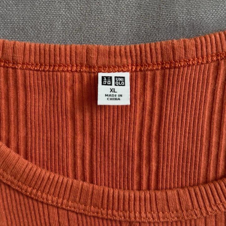 Футболка UNIQLO 🧡