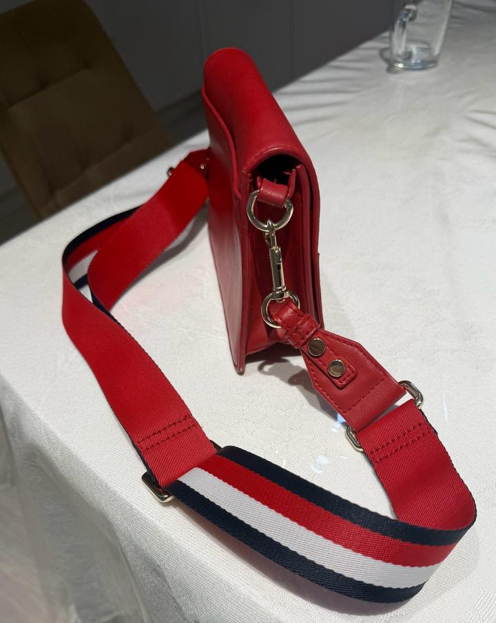 Сумочка от Tommy
