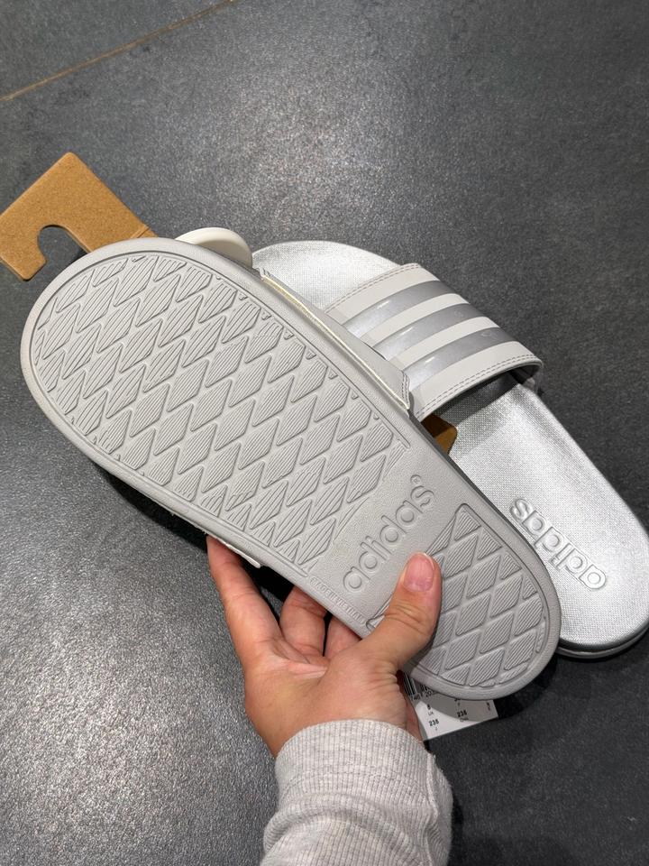 Шлепанцы adidas