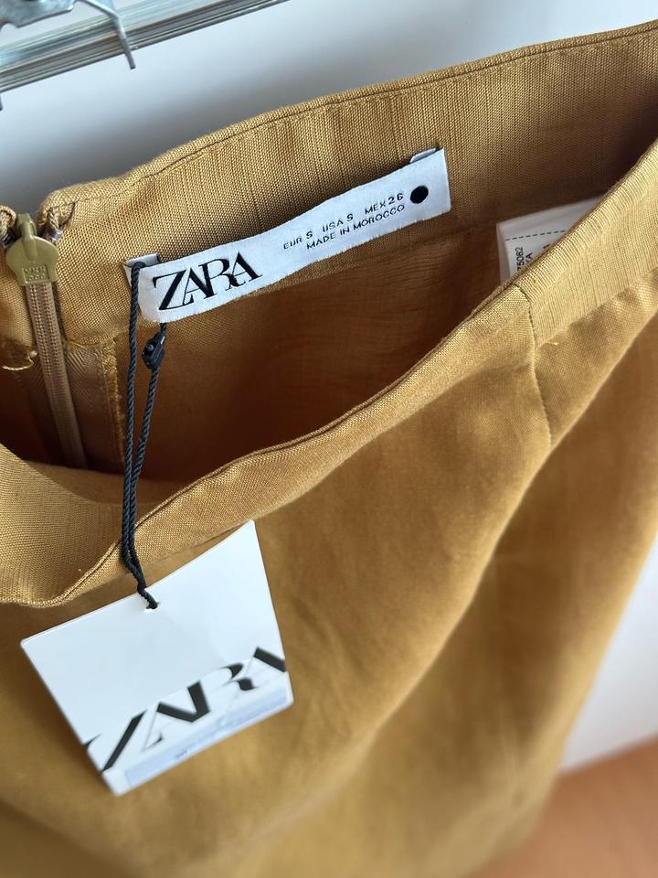 Костюм с юбкой Zara