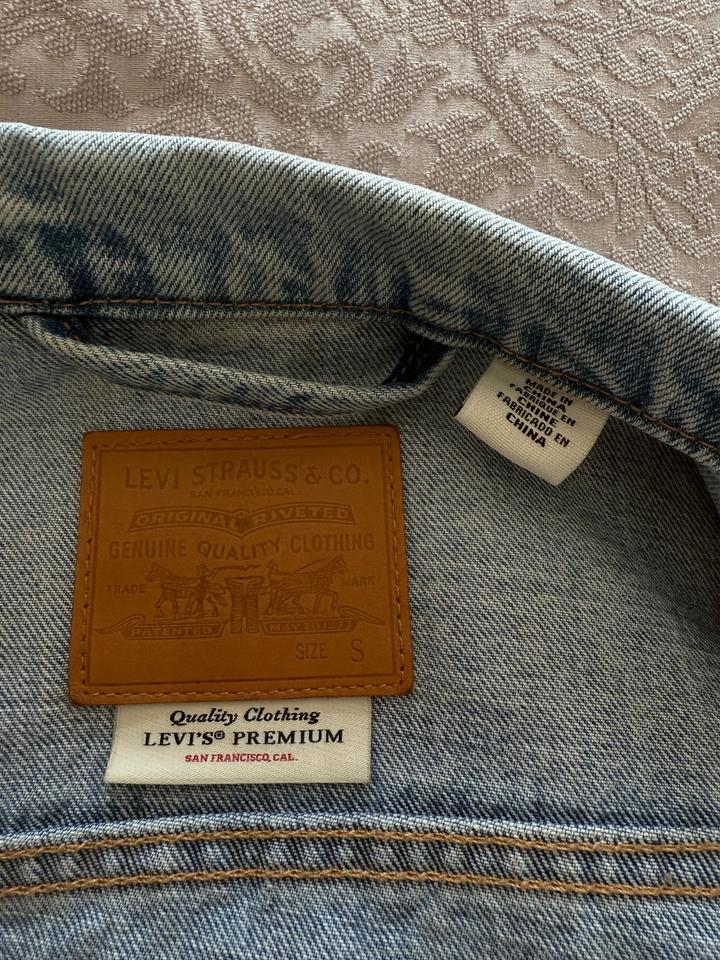Levis джинсовка
