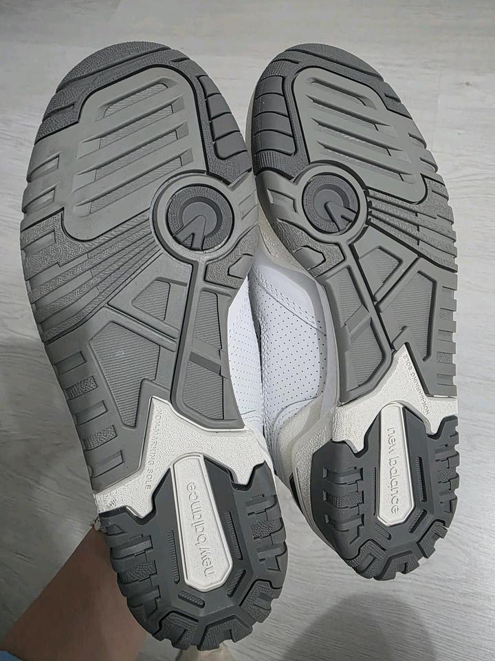 Кроссовки NEW BALANCE 550
