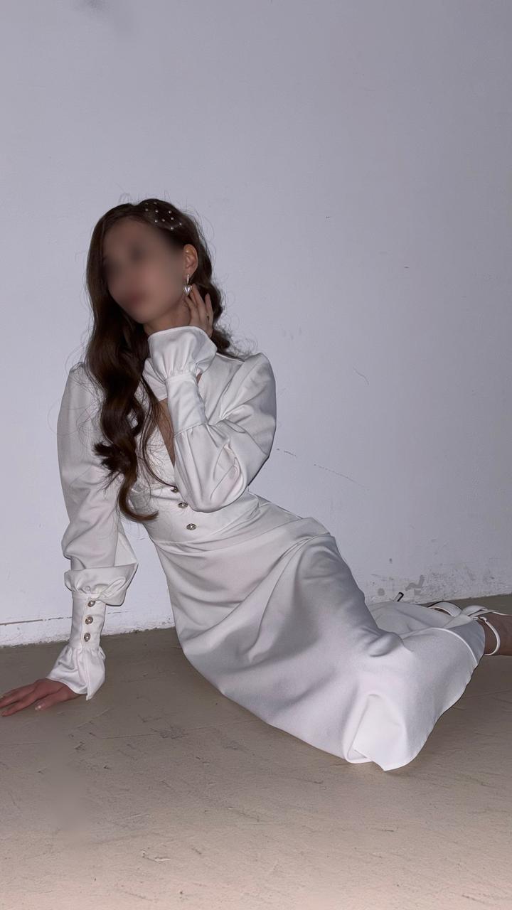 Продаю стильное белое платье в идеальном состоянии 🤍