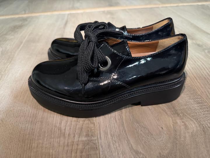 Броги Sara Kent