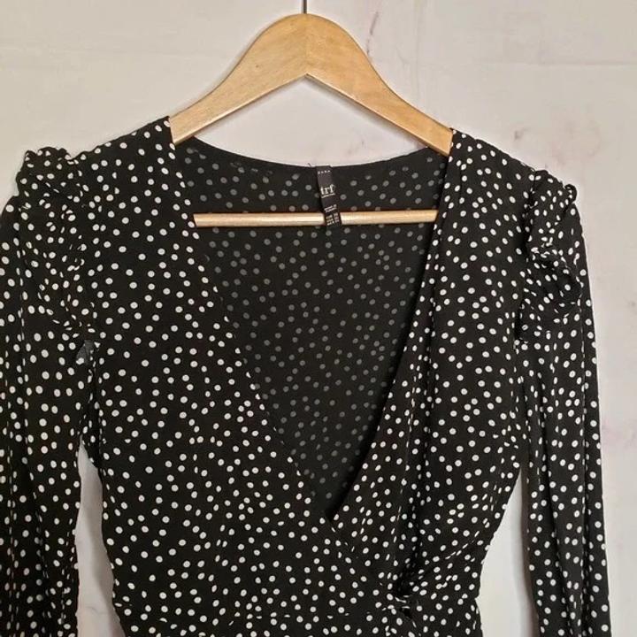 Черное платье в горошек Zara