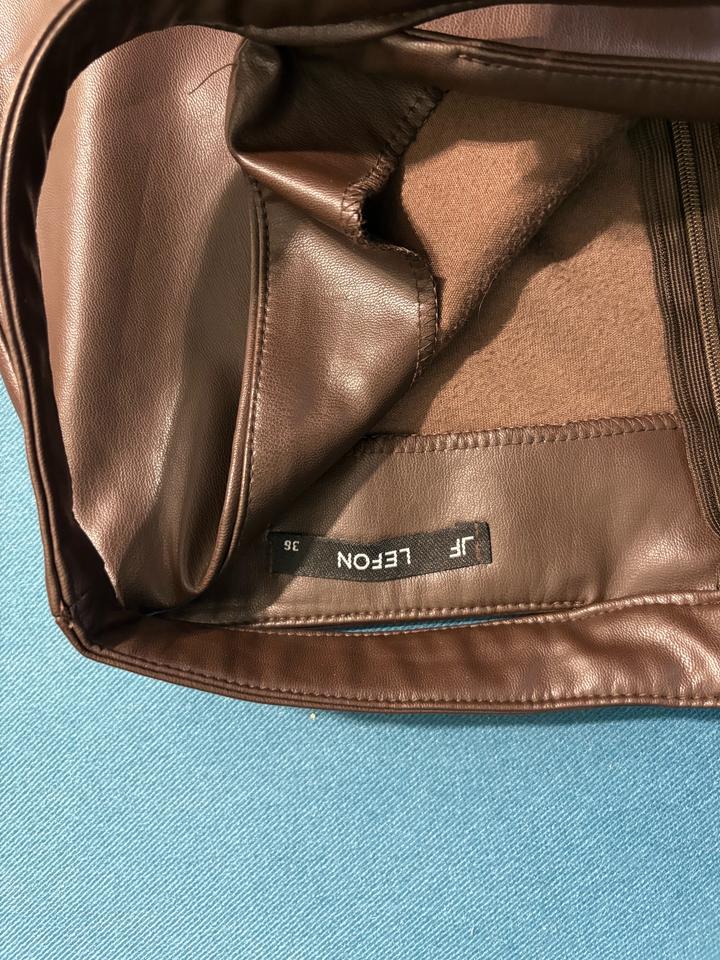 Юбка эко кожа+ подарок черная юбка