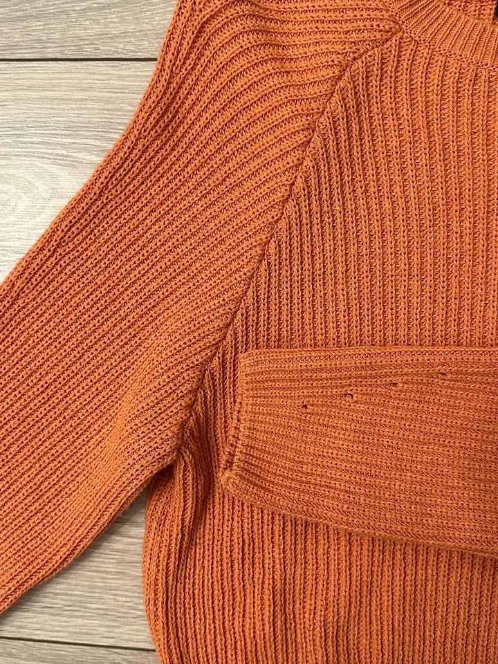 Вязаный свитер