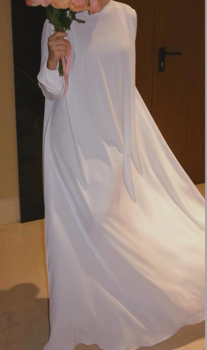 Белое платье