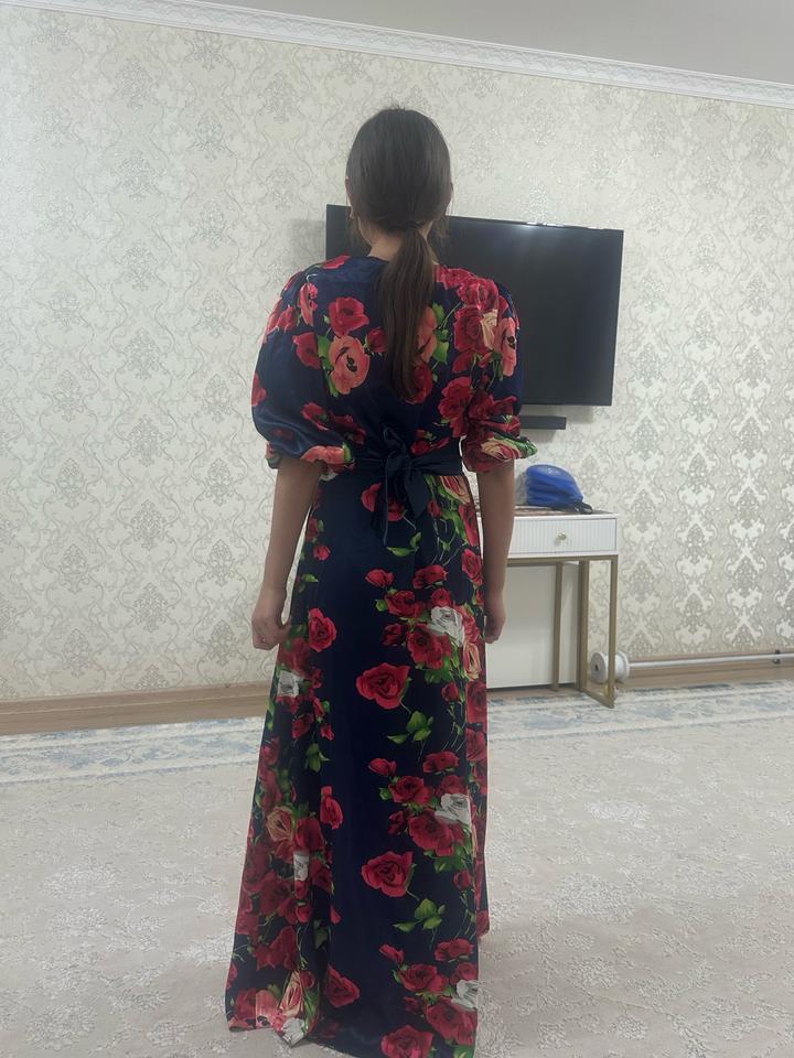 Платье очень красивое