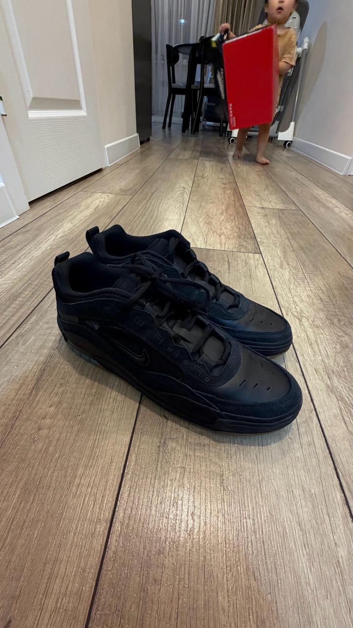 Кроссовки Nike ISHOD