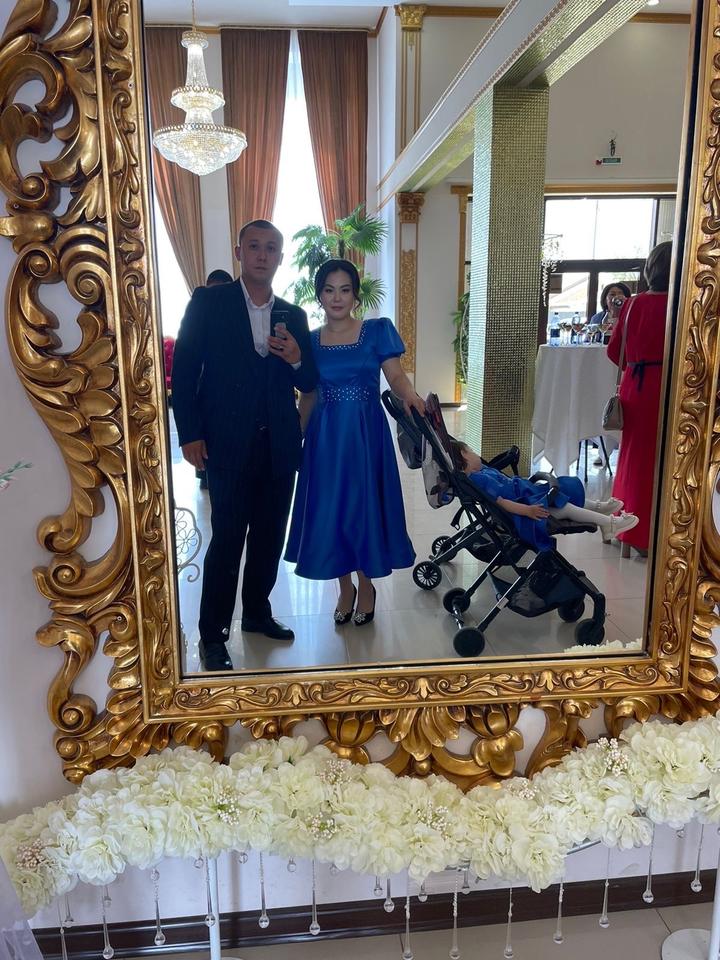 Продаю костюмы и платья