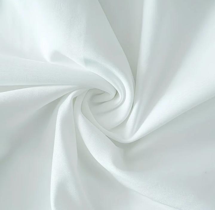 Белое платье