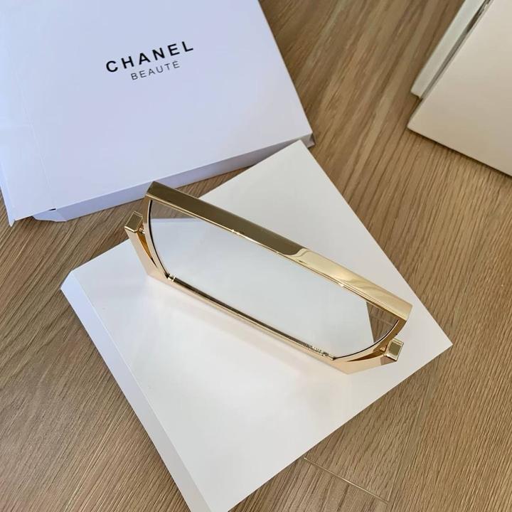 Зеркало Chanel