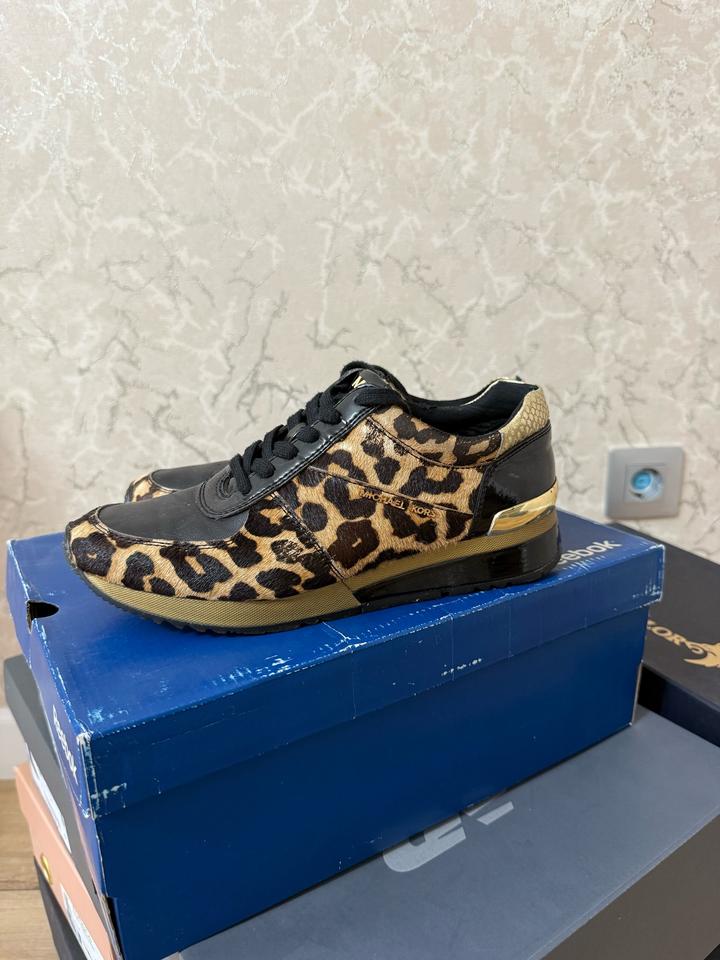 Кроссовки Майкл Корс