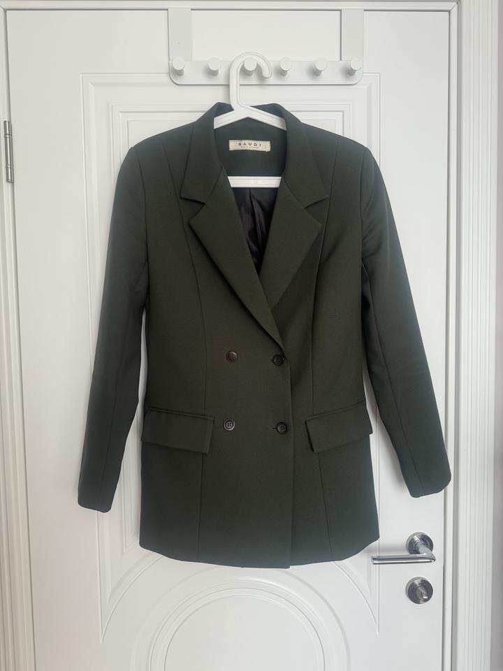 Брючный костюм GAURI | Глубокий зеленый | S