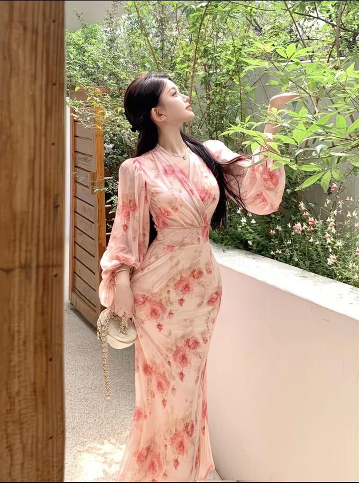 Роскошное платье с цветочным принтом